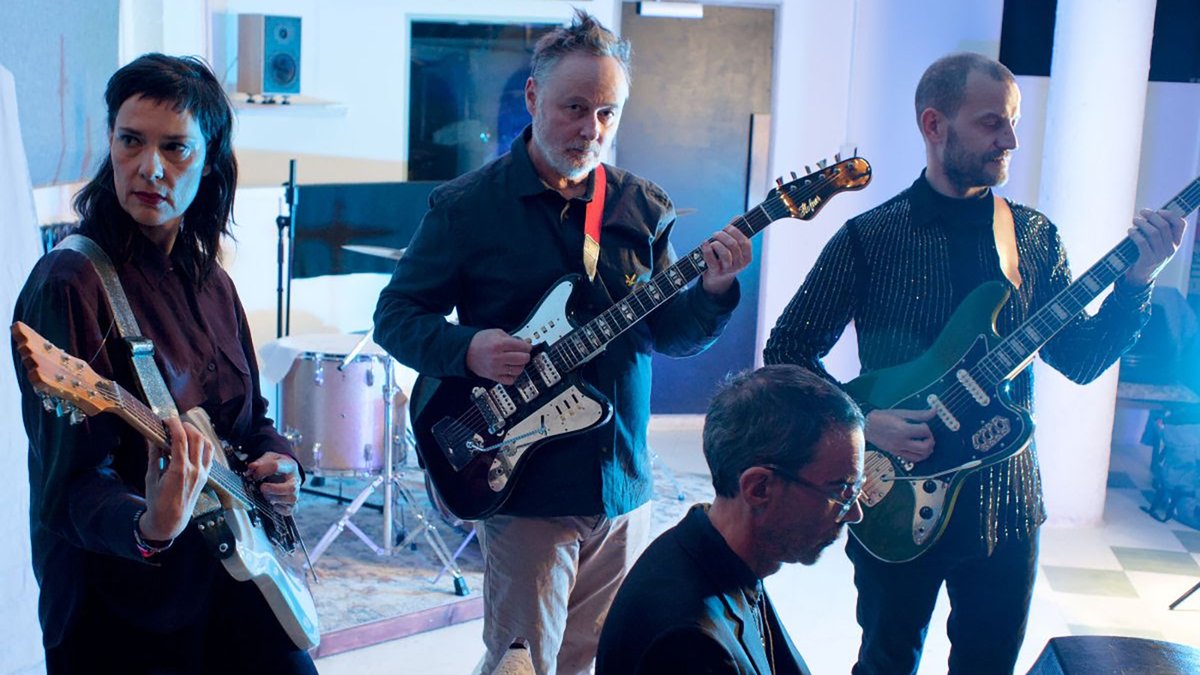 Stereolab – Instant Holograms On Metal Film Reviewed: 

“They still have a rare ability to rearrange the world around them... ⭐️⭐️⭐️⭐️”

<a href="/stereolabgroop/">Stereolab</a> switch on again with their first new album in 15 years. <a href="/VictoriaSegal/">Victoria Segal</a> feels the vibrations.

READ: shorturl.at/QnV9A