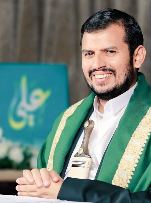 ألمَ تَرى كيّفَ أبَدعَ رَبُكَ 
بِــــ عبد الملك💚
سُبّحان مَـنْ خَلَقك فينا وصَوّرَك.