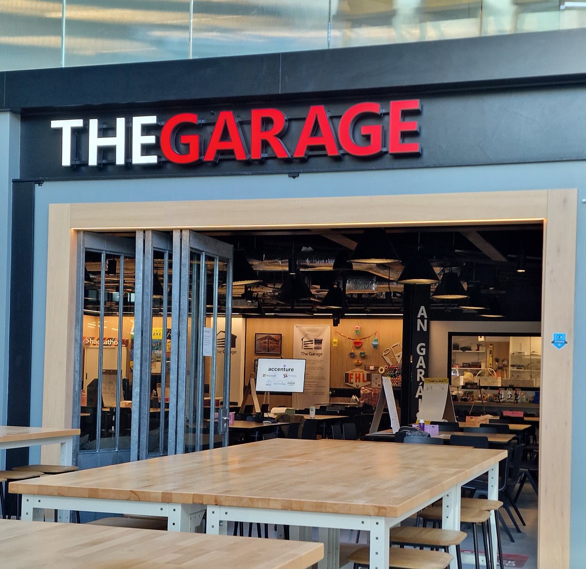 AmericanChamber's tweet image. 1/4 The 2025 #AmChamHackers are refining their projects after an insightful session with our Hackathon mentors this morning.
With just 3 hours remaining today, the focus is on finalising each team’s solution and preparing for tomorrow’s big moment.

#AmChamLeaders #AmChamHackers