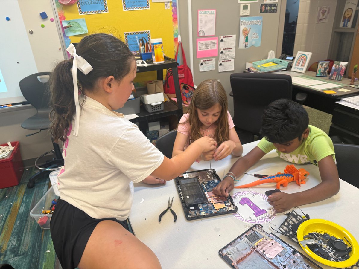 🛠️ 🔍 Clough Pike third graders rolled up their sleeves and dove into the world of technology—taking apart mechanical and electrical devices to see what makes them tick! From gears to wires, it was a hands-on adventure in curiosity and discovery. 🧠 #WCStrong