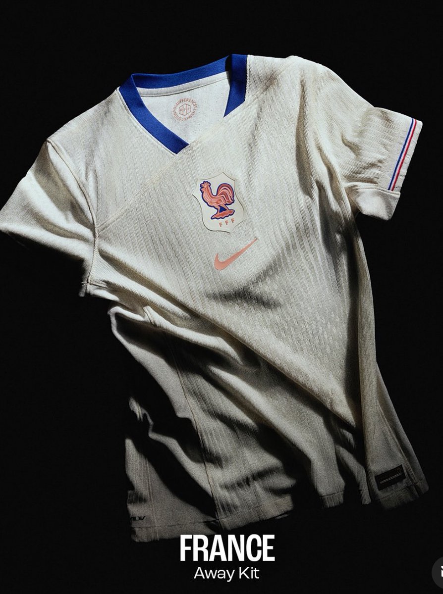 With this weeks shirt reveal, I can’t believe how under the radar this neckline has gone…. 

No words. None.