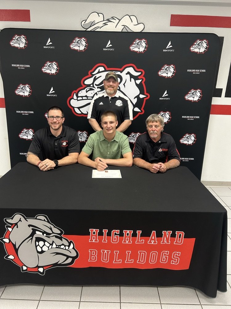 Congratulations to Tyson Rakers on signing with George Mason University to continue his wrestling career!