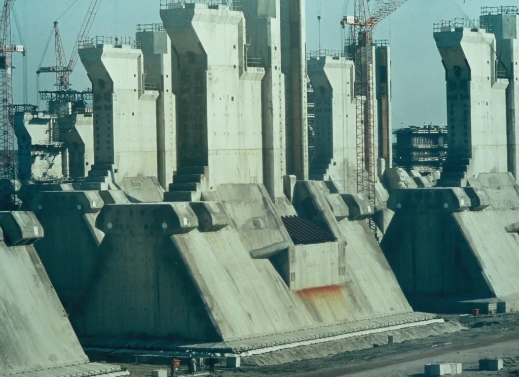sci_fi_infra's tweet image. Oosterscheldekering storm surge barrier under construction