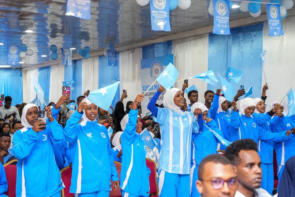 HassanSMohamud's tweet image. I participated in the Somali Youth Day commemoration in Mogadishu today. Thirteen patriots, under colonial rule and without today’s opportunities, led Somalia to independence and statehood. Today’s youth must shape our democracy and lead the fight against international terrorism.