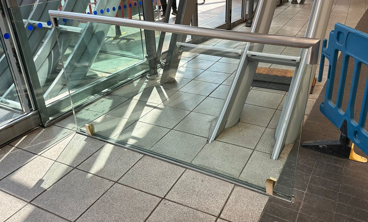 First impressions matter - especially at an icon like <a href="/TheO2/">The O2</a> arena  We’ve replaced some of the internal &amp; external glass balustrades for <a href="/AEGworldwide/">AEG</a> , ensuring the O2 stays sleek, safe &amp; seriously stylish, ready for the next wave of fans!
#structuralglazing #balustrades