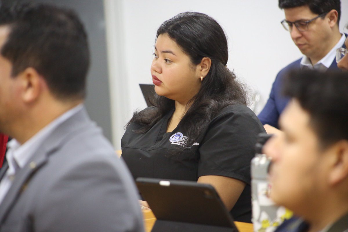 El 14 de mayo, se llevó a cabo la ceremonia de clausura del curso Biomedical Innovations for Global Impact. 🎓🧪

En conjunto con estudiantes de la Universidad Latina de Panamá, la Universidad de Arkansas y universidades de la India, de la carrera Ingeniería en Biomédica.