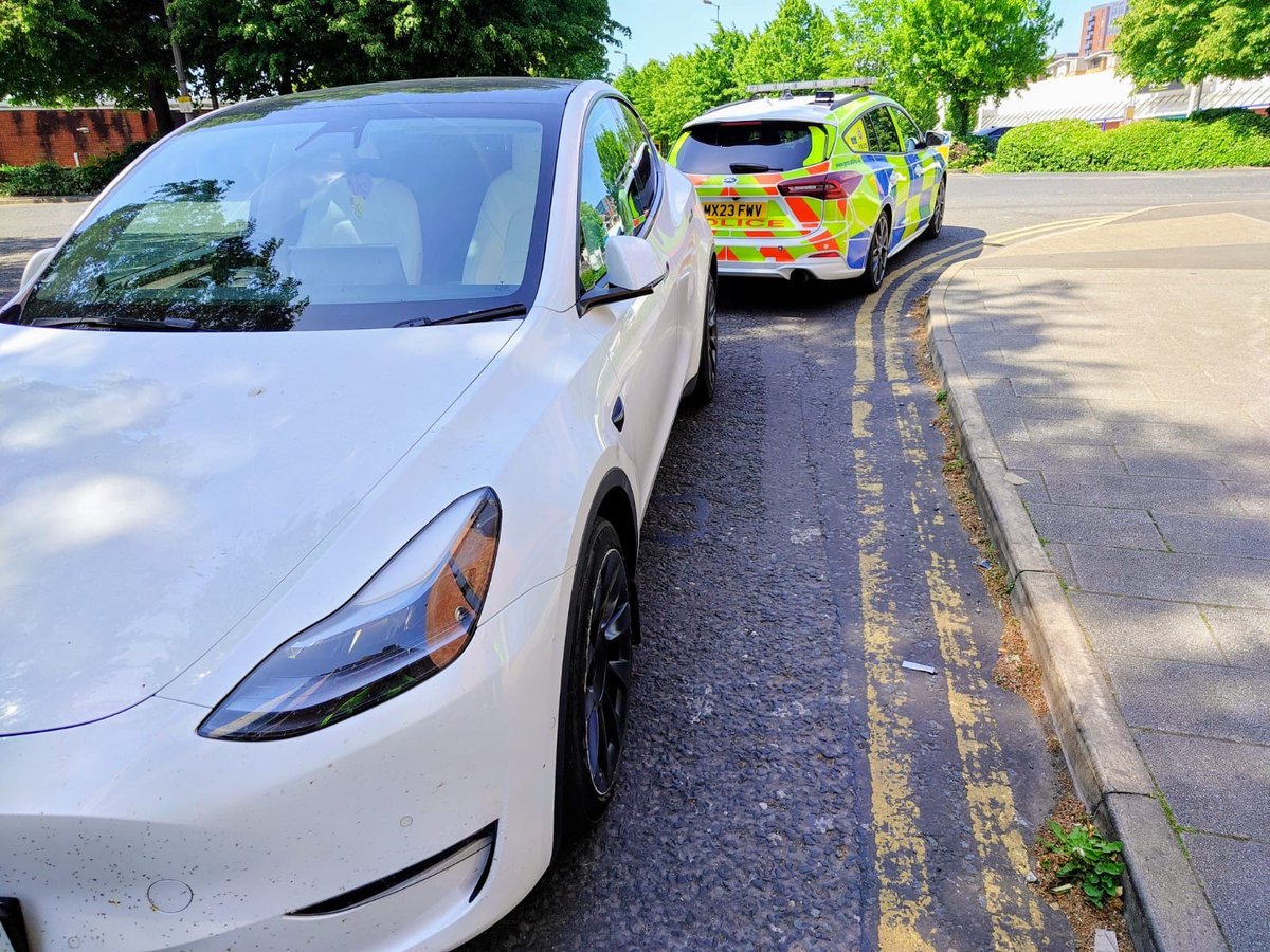 This driver was spotted on Regent Road whilst using their phone 📱 . Once stopped, further checks showed that the driver did not hold any insurance! Car seized, driver reported. #fatal4 #visionzero