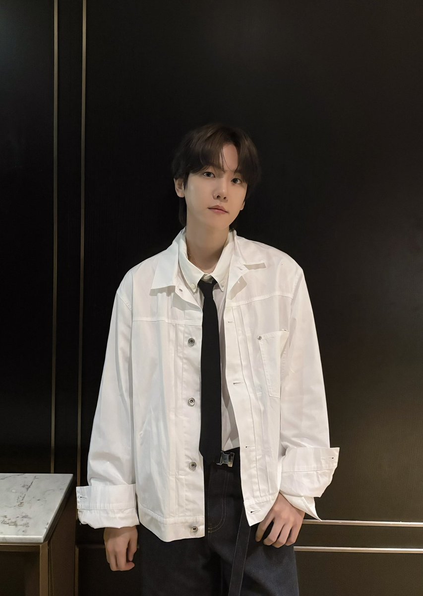 BAEKHYUN_INB100's tweet photo. BAEKHYUN 5th Mini Album [Essence of Reverie] LISTENING SESSION

오늘 에리들과 미리 노래 듣고 이야기 나눌 수 있어서 너무 뜻깊었어요!!
다음 주 발매까지 더 기대해 주세요🤍

#백현 #BAEKHYUN #EssenceofReverie #Elevator https://t.co/qhtauPhRme
