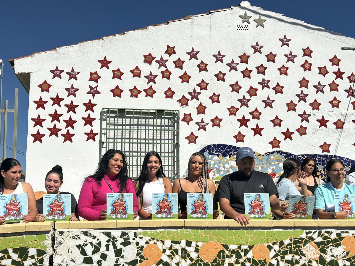 ascbengabirol's tweet photo. Felices de que nuestras chicas de FPBASICA hayan conseguido su estrella por poder titular. Ahora a seguir estudiando! @FPAndaluza @educacionmlg @IESBENGABIROL https://t.co/vjMrdRGEz6