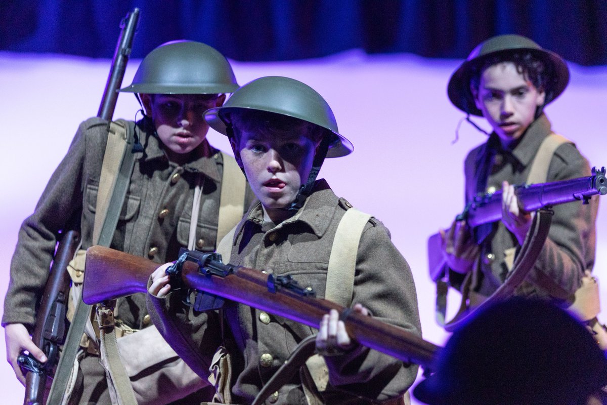 Last week, the Lund Theatre hosted the exceptional Lower School Production of Private Peaceful, a powerful story of love, loyalty, and loss in wartime. Well done to all involved in this successful production!