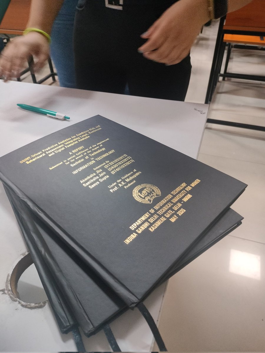 Maa apne kaha tha itihas m veeron ka naam swarnim aksharon mein likha jata hai , vicky bhaiya toh 300 m hi maan gye 😋