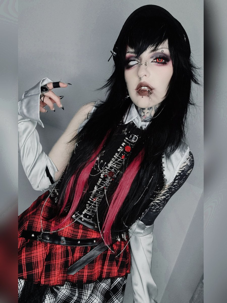 Vkei night look ❤️
(Trying to be more present on this account) 🥹❤️