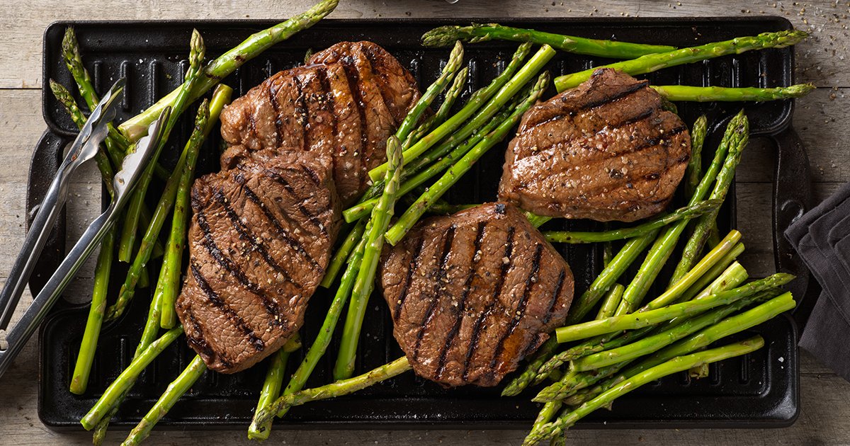 Try this Balsamic Marinated Beef Top Sirloin Steak with Asparagus — a budget-friendly, flavor-packed recipe perfect for weeknights or weekend cookouts.

Get the full recipe 👉 ohiobeef.org/recipes/recipe…

#GrillingOnABudget #OhioBeef #BudgetFriendlyMeals #GrillSeason