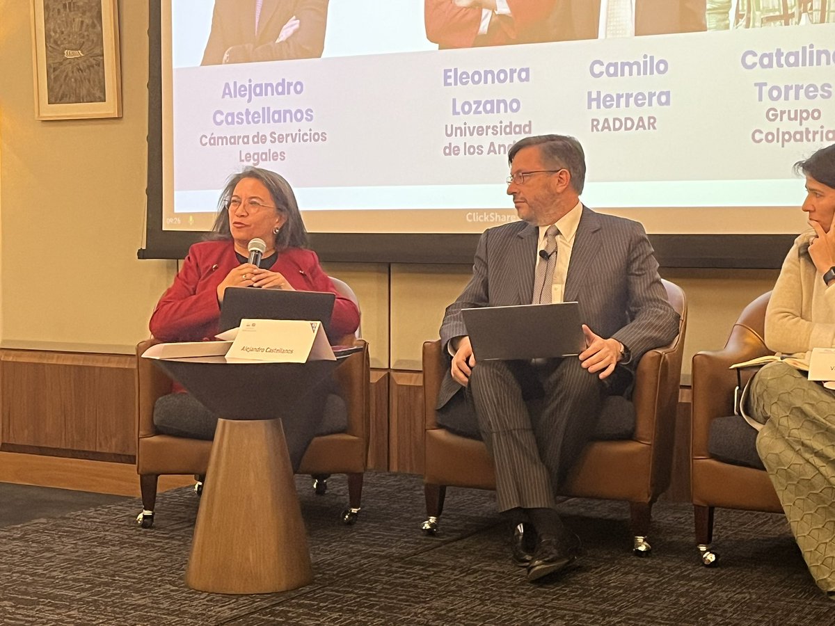 “Este es un momento de incertidumbre tecnológica, política, ambiental, que nos invita a repensar el rol de los estudiantes de derecho” <a href="/Lozanoeleonora/">Eleonora Lozano Rodríguez</a> en #DelPapelAlPixel. <a href="/ANDI_Colombia/">ANDI</a>