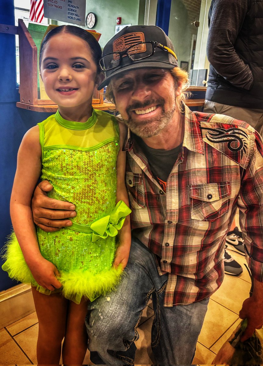 Blaine Anthony and his granddaughter at a dance recital. 
#blaineanthony #dudette