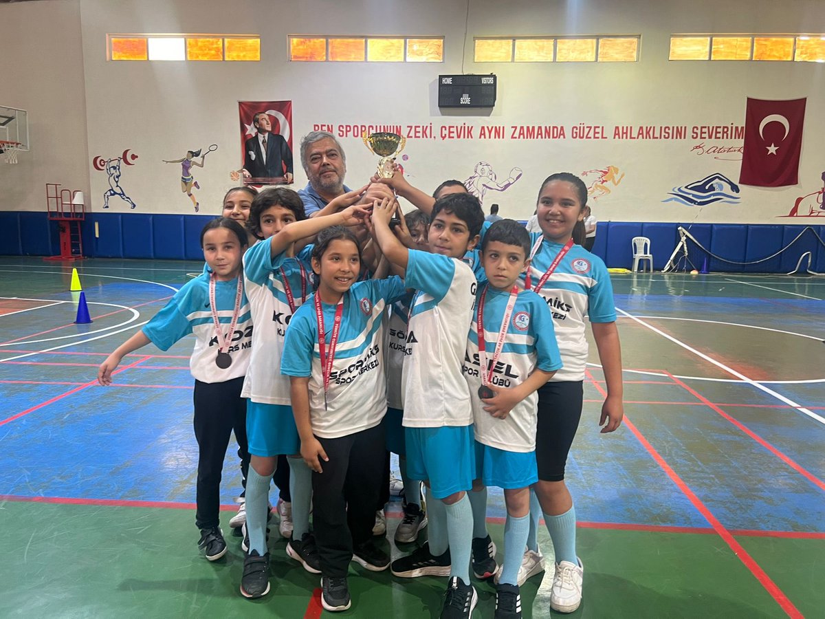 SilifkeArGe's tweet photo. 2024-2025 Eğitim Öğretim Yılı Geleneksel Çocuk Oyunları (İFET) maçlarımız bugün oynan 3.lük 4.lük maçları tamamlamıştır. 9 Mayıs cuma günü final maçları ile turnuvamız tamamlanacaktır. Tüm okullarımıza başarılar diler, 
dereceye giren okullarımızı tebrik ederiz.

3.Sınıf Dereceleri:
3. Gazipaşa İlkokulu
4. Atayurt İlkokulu

4.Sınıf Dereceleri:
3. Şehit Ragıp Köse İlkokulu
4. Emin Dursun Kaya İlkokulu
@MersinMEM 
@fazilet_durmus 
@kltiinerolu