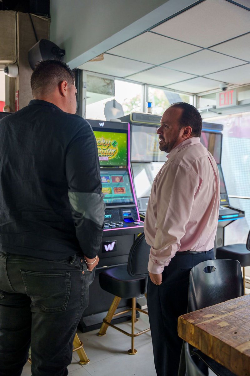 ComJuegosPR's tweet image. Ayer visitamos varios comercios como parte de nuestra campaña educativa dirigida a dueños de negocios con máquinas de juegos de azar en ruta. Se entregó una guía con información clave para cumplir con la Ley 11-1933, según enmendada, y evitar sanciones.
#ComisiónDeJuegosPR.
