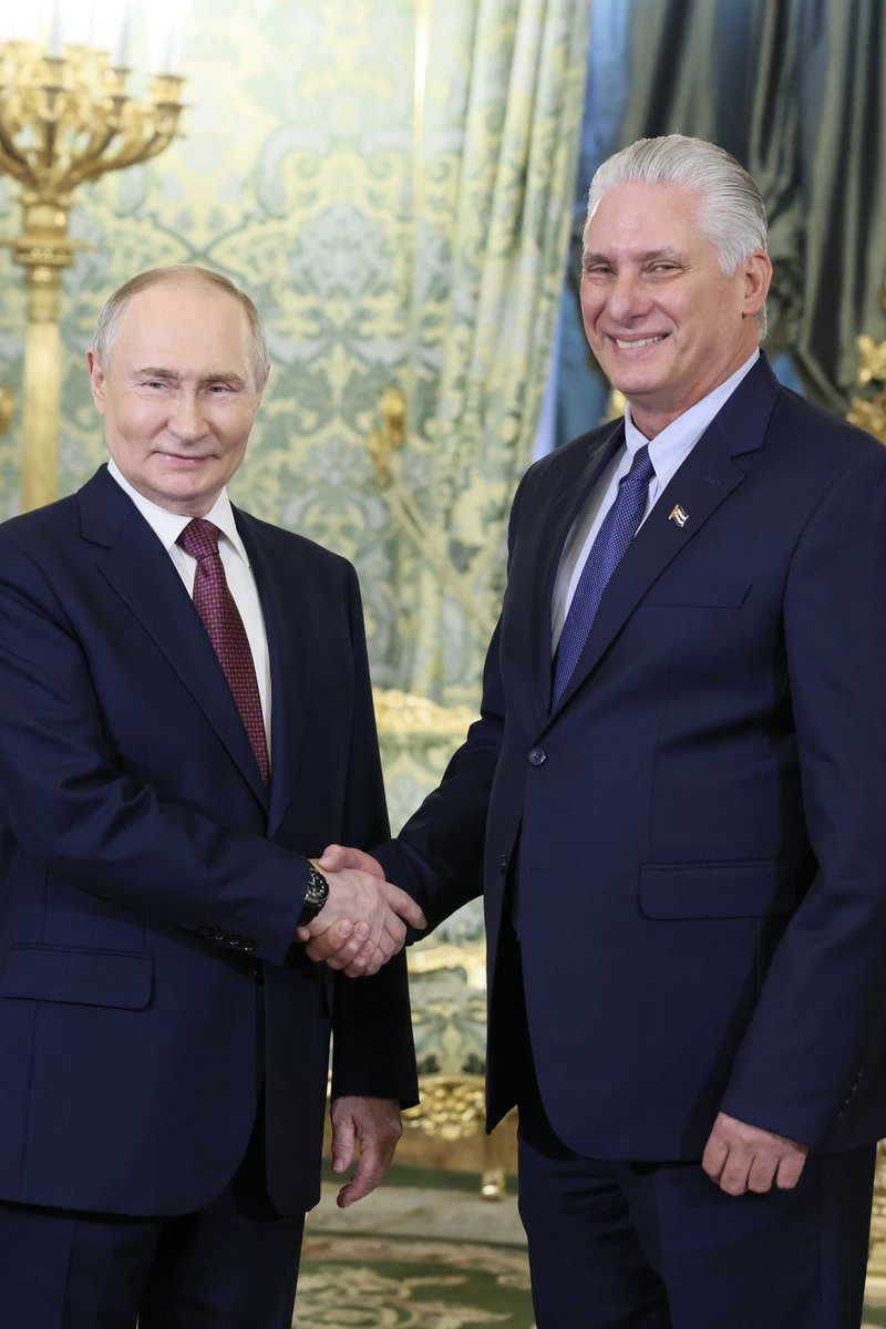 Dr. Roberto Morales Ojeda (@drrobertomojeda) on Twitter photo El encuentro entre los presidentes <a href="/DiazCanelB/">Miguel Díaz-Canel Bermúdez</a> y Vladimir Putin ratifica el excelente estado de las relaciones bilaterales, que tiene raíces profundas en la Historia y se consolida en el presente. #DíazCanelEnRusia El encuentro entre los presidentes <a href="/DiazCanelB/">Miguel Díaz-Canel Bermúdez</a> y Vladimir Putin ratifica el excelente estado de las relaciones bilaterales, que tiene raíces profundas en la Historia y se consolida en el presente. #DíazCanelEnRusia