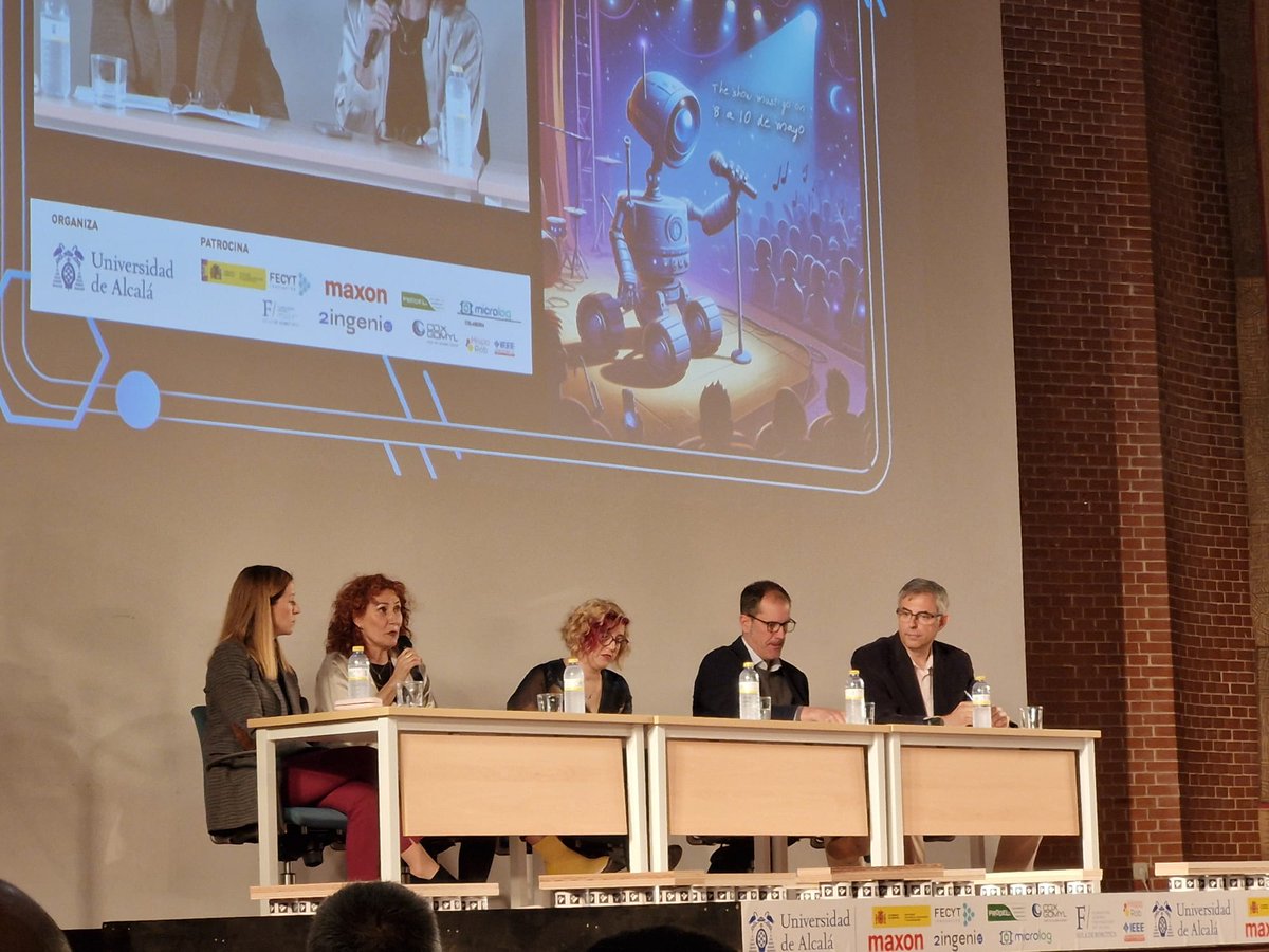 "EuroBot Spain" Mesa Redonda: Ingeniería y Educación. ¿Por qué introducir la tecnología y la ingeniería en primaria y potenciarla en secundaria?
Interesante debate con reflexiones  de empresa, universidad y Administraciones Públicas. #IF_CMadrid #Codigoescuela4_0_Madrid