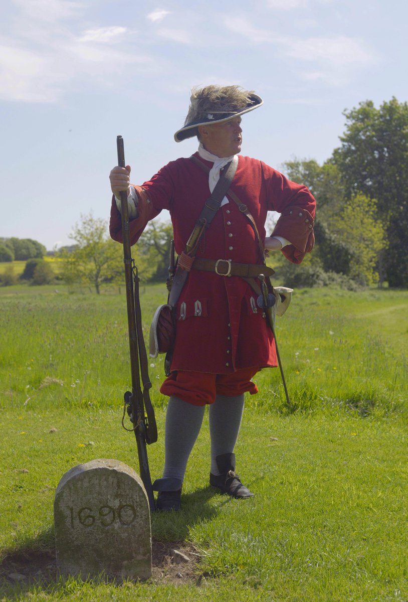 Historian Tóla Collier , Living History in the sunshine at the Battle of the Boyne Visitor Centre,
Photo credit Keltic Wild Boar #heritageireland #louthtourism #meathtourism #boynevalleytourism #droghedalife #droghedatourism