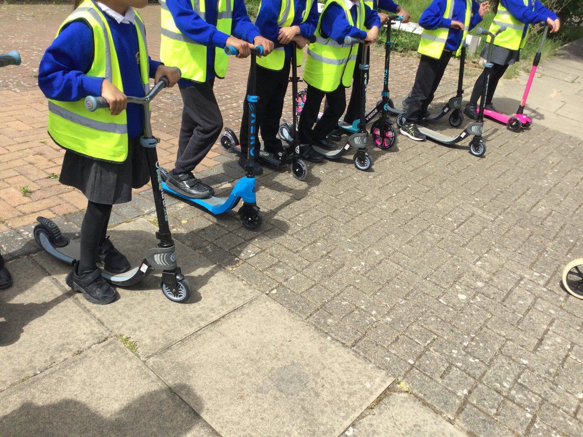 GrangeHarrow's tweet photo. @GrangeHarrow Year 2 learnt the skill of diving scooter safely by taking part in the Scooter Safety Training. 
🛴⛑️
#CCWay #BeGreatBeGrange https://t.co/PZmHik8OB7