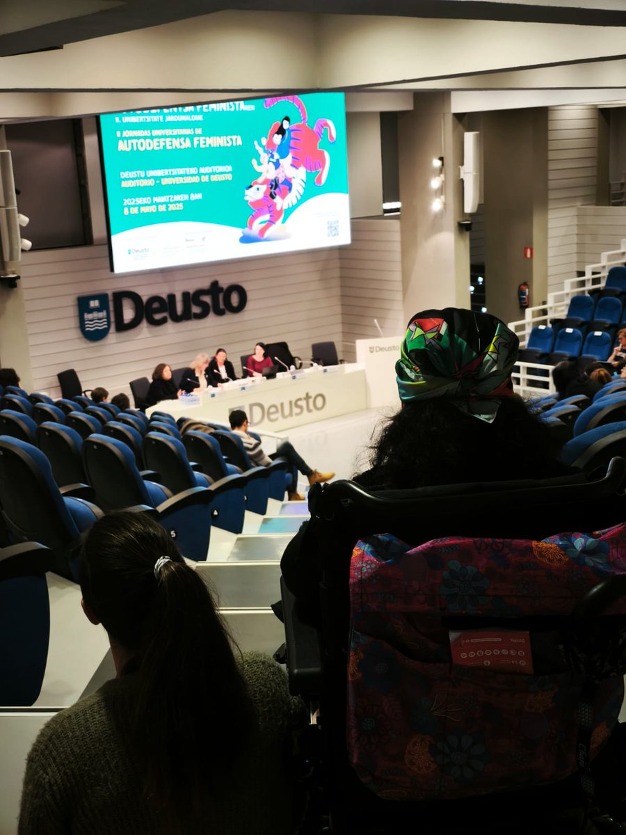 txesalaespada's tweet image. @deusto -k antolatutako Emakumeen Autodefentsa Feministako II. Jardunaldi Unibertsitarioetan.

Indarkeria matxista ez da kolpearekin hasten. ❌
Kontrolarekin, beldurrarekin eta isiltasunarekin hasten da.