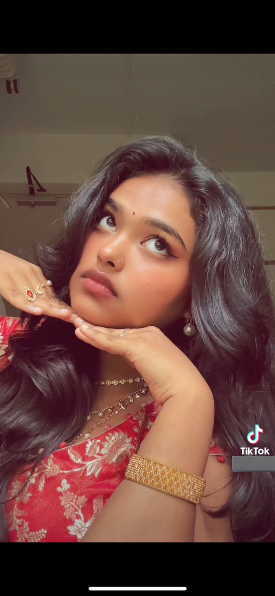 Juli 🍎 tweet media