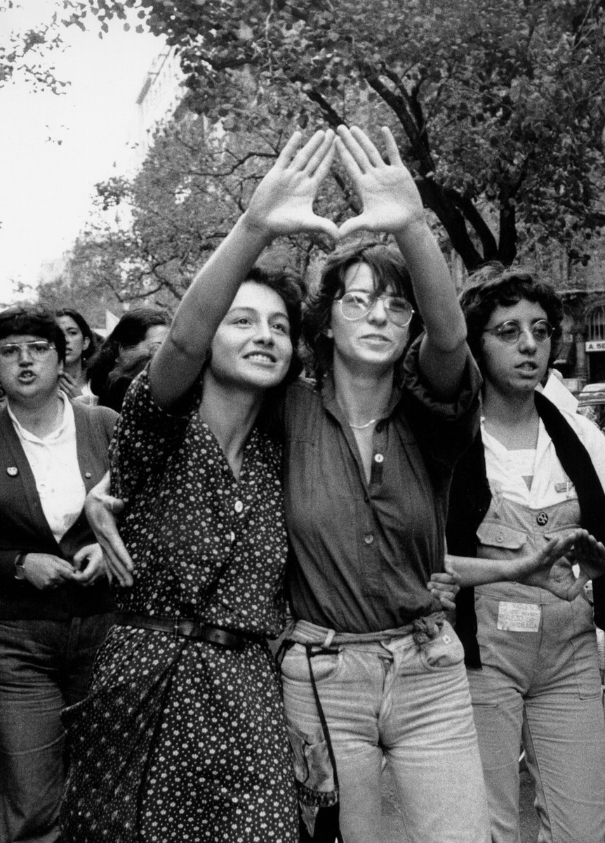 [Elles x Paris Photo – Pilar Aymerich]

🎥 Tomorrow: Watch an exclusive interview with Pilar Aymerich, a Spanish photographer renowned for her social commitment and documentary work. She began her career in the 1970s, capturing key moments of Spain's democratic transition.