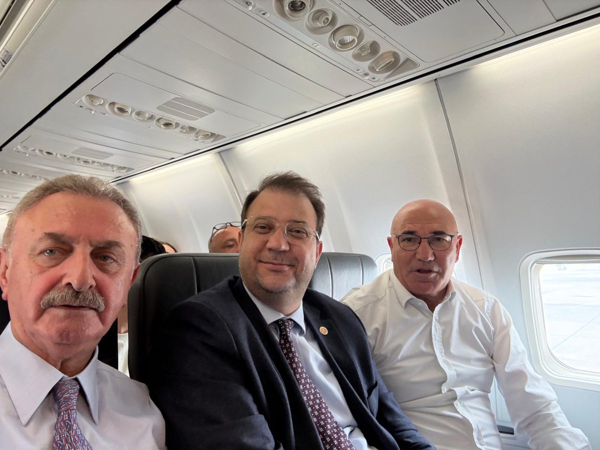 Van mitingimize  ve öncesindeki çalışmaların katılmak için  <a href="/MTanal/">Av.Mahmut TANAL</a> <a href="/nail_ciler/">Nail Çiler</a> <a href="/nurhayataltaca/">Nurhayat ALTACA KAYIŞOĞLU</a> <a href="/gulciftci/">Gül Çiftci</a> <a href="/SaniyeBarut/">Av. Saniye Barut</a>  ile hareket ettik.