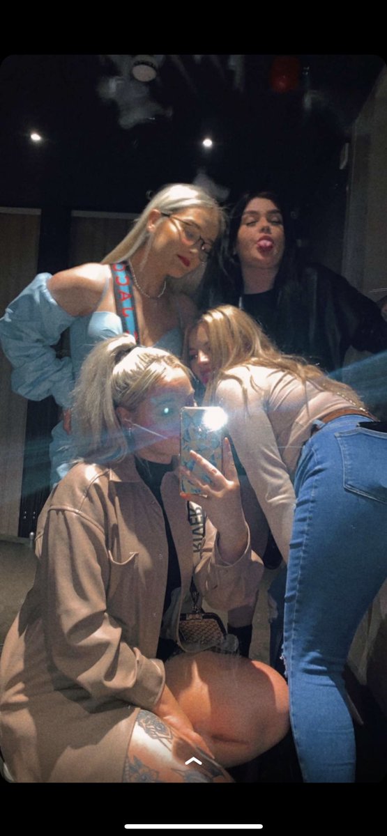 💋Me and my friends are so hot💋