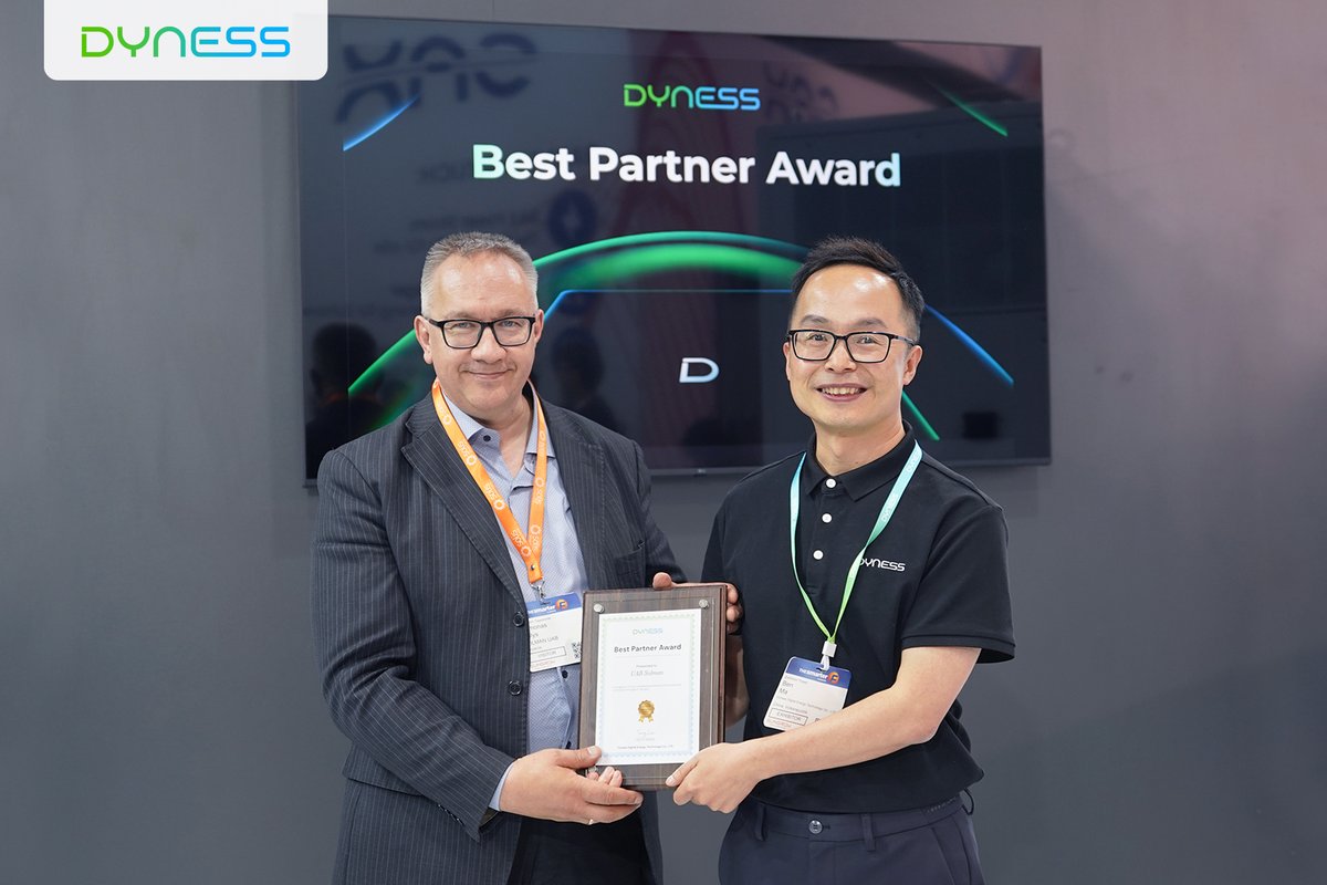 🌞At Intersolar Europe 2025, we had the honor of presenting the #Dyness Best Partner Award to UAB Solman during the exhibition.
We are looking forward to strengthening our partnership with UAB Solman for many more successful years to come.
#DynessBestPartner #IntersolarEurope2025
