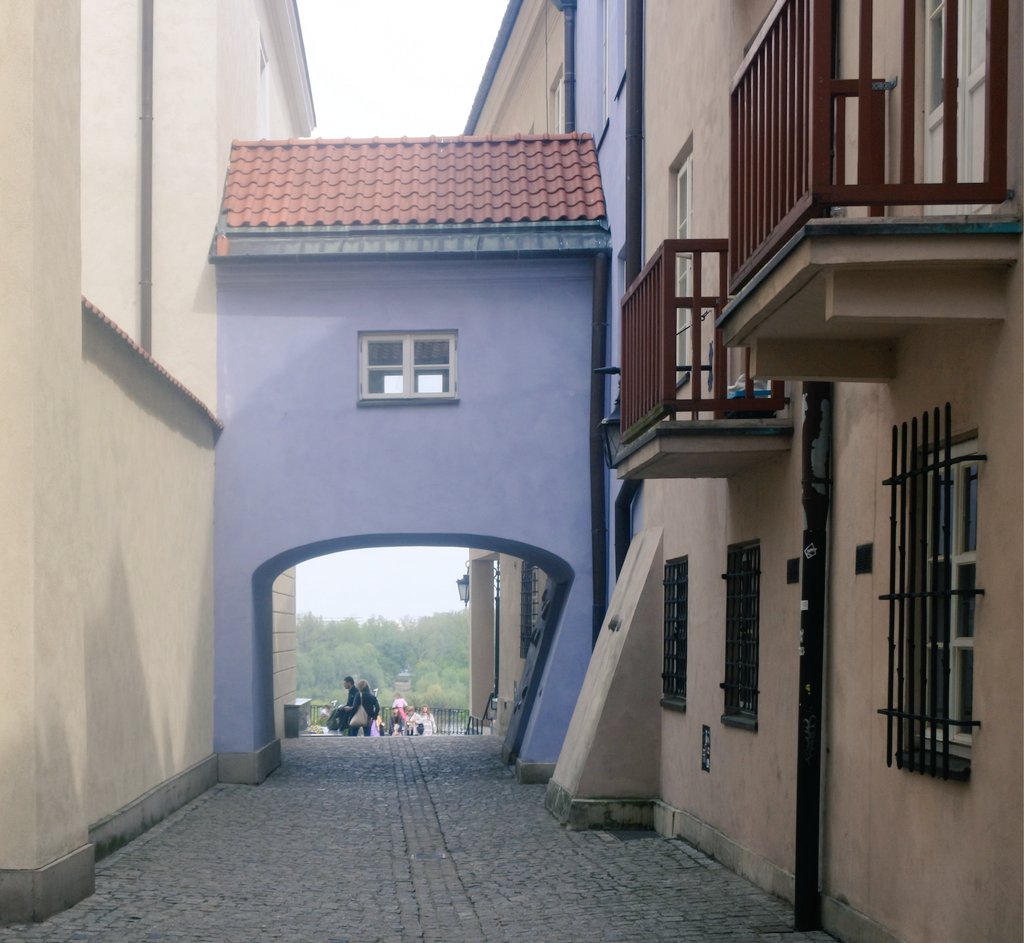justyna_buszko's tweet image. #ThursGate
Dawna Street.  Blue Passage Gate in Warsaw, PL.
#photography