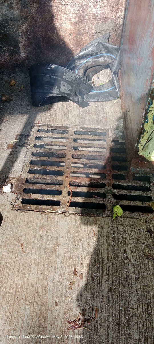1979_vijaykumar's tweet photo. Near KAKA BAR, OPP. MALAD EAST BUS DEPOT, ATHARVA BUILDING 

SHORT CIRCUIT IN DRAINAGE SYSTEM

#Adanielectric 
#fire https://t.co/1JeZC2Fbrm