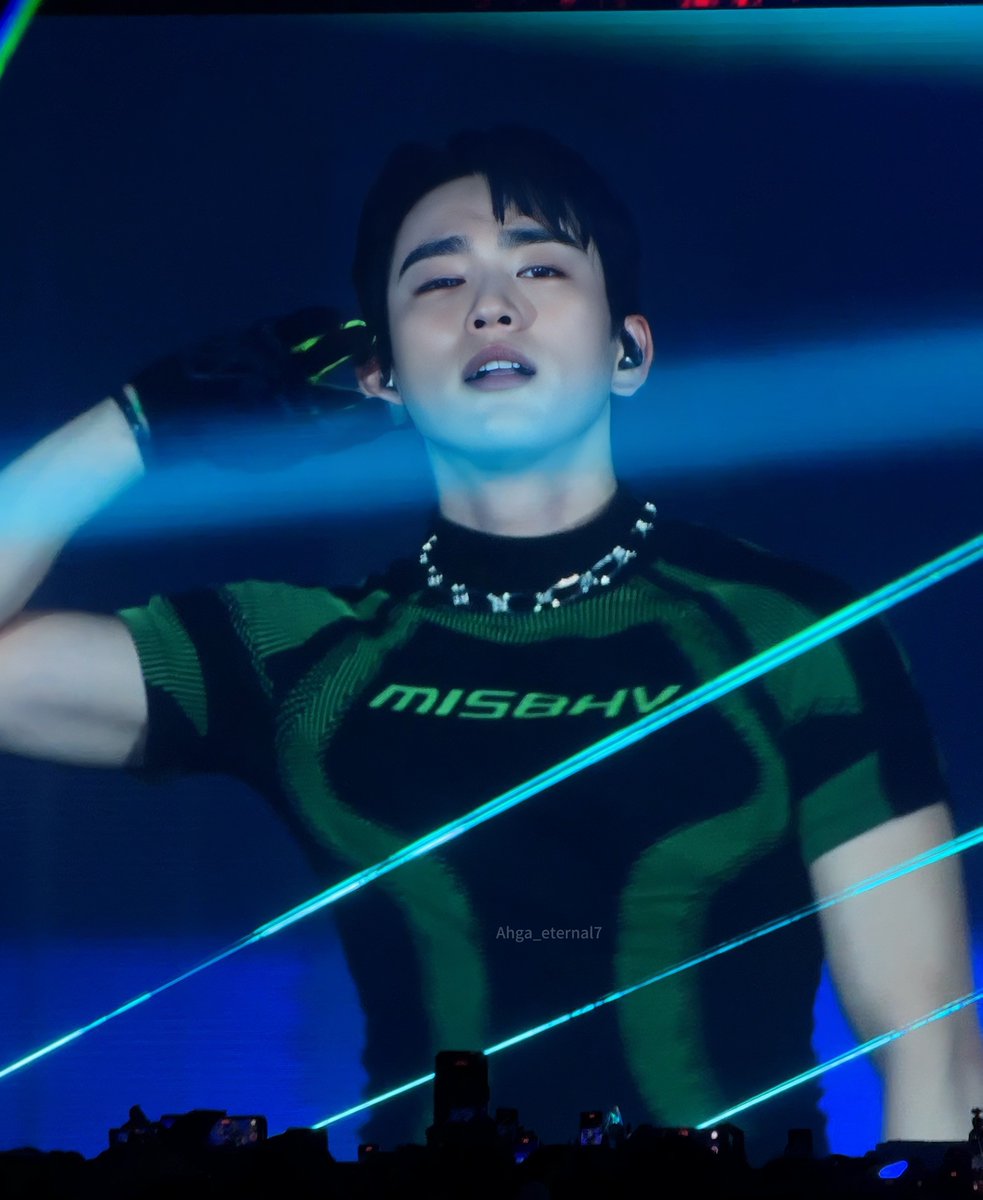 Ahga_Eternal7's tweet photo. Jinyoung was the main character this concert for me 😭😭😭
This bird don't know anymore who is her bias 

#Jinyoung #진영 @jinyoung 
#GOT7_NESTFESTinBKK_Day1 
#GOT7_NESTFESTinBKK https://t.co/Xav9ouEEHW
