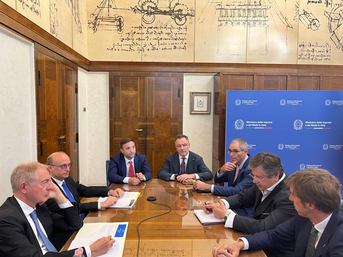 Il ministro <a href="/adolfo_urso/">Adolfo Urso</a> ha incontrato una delegazione dell’azienda Enfinity Global, guidata dal DG, Alessandro Ceschiat e dal capo degli investimenti in #Europa, Francesco Cosulich. Focus sul piano di sviluppo per la produzione di #energia rinnovabile nel nostro Paese.