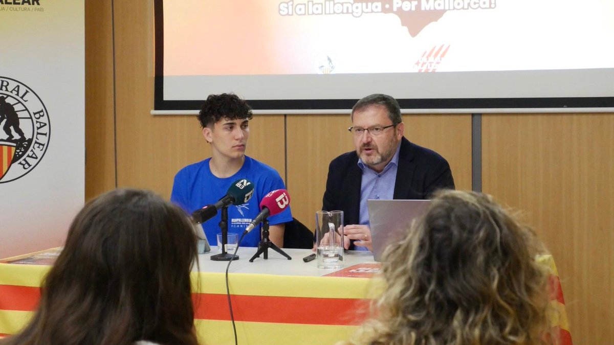 ocbcat's tweet photo. 🔴L’@ocbcat i @JovesLlengua feim una crida a sortir massivament al carrer per la Diada per la Llengua del 10 de maig!

‼️En un context convuls i delicat marcat pel retrocés de l’ús social del català i per les polítiques regressives impulsades pel PP-VOX, feim una crida a omplir la plaça Nova de Santa Maria del Camí en una demostració de força col·lectiva i de compromís amb la defensa de la llengua i la cultura pròpies. 

Per Mallorca, hi serem! 💪

ℹ️ https://t.co/wqSVJslRY4