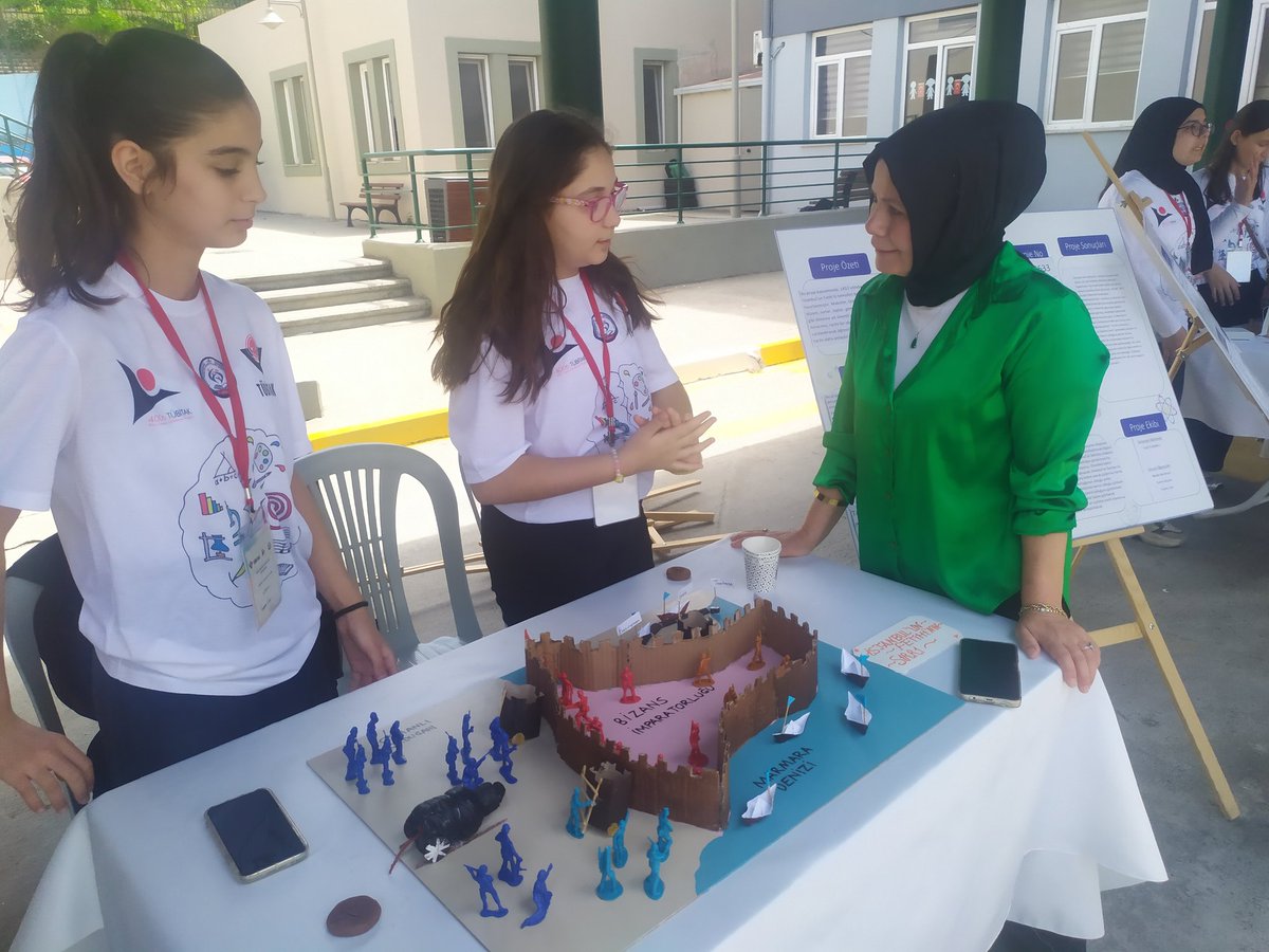 hlysncn's tweet photo. TOKİ Avrupa konutları Orta Okulunun düzenlemiş olduğu Tübitak Bilim Fuarına katıldık başta okul müdürümüz sn. Turgut Oğuz hocamıza emeği geçen öğretmenlere ,öğrencilerimize hepsini ayrı ayrı tebrik ediyorum.
#bilim
@Mustafa_Destici
@gokhanilgar
@dilekk14
@bbpgenelmerkez https://t.co/3mZVVr7Ehv