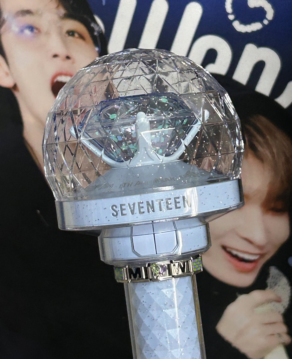 quick 0508 giveawayyy!

💚 - 2 winners of 58 gc4sh
💜 - 1 winner of minwon italian charm lightstick deco ring 

repost this and drop a minwon photo below! ends later 11:23 pm : ) good luckkk!