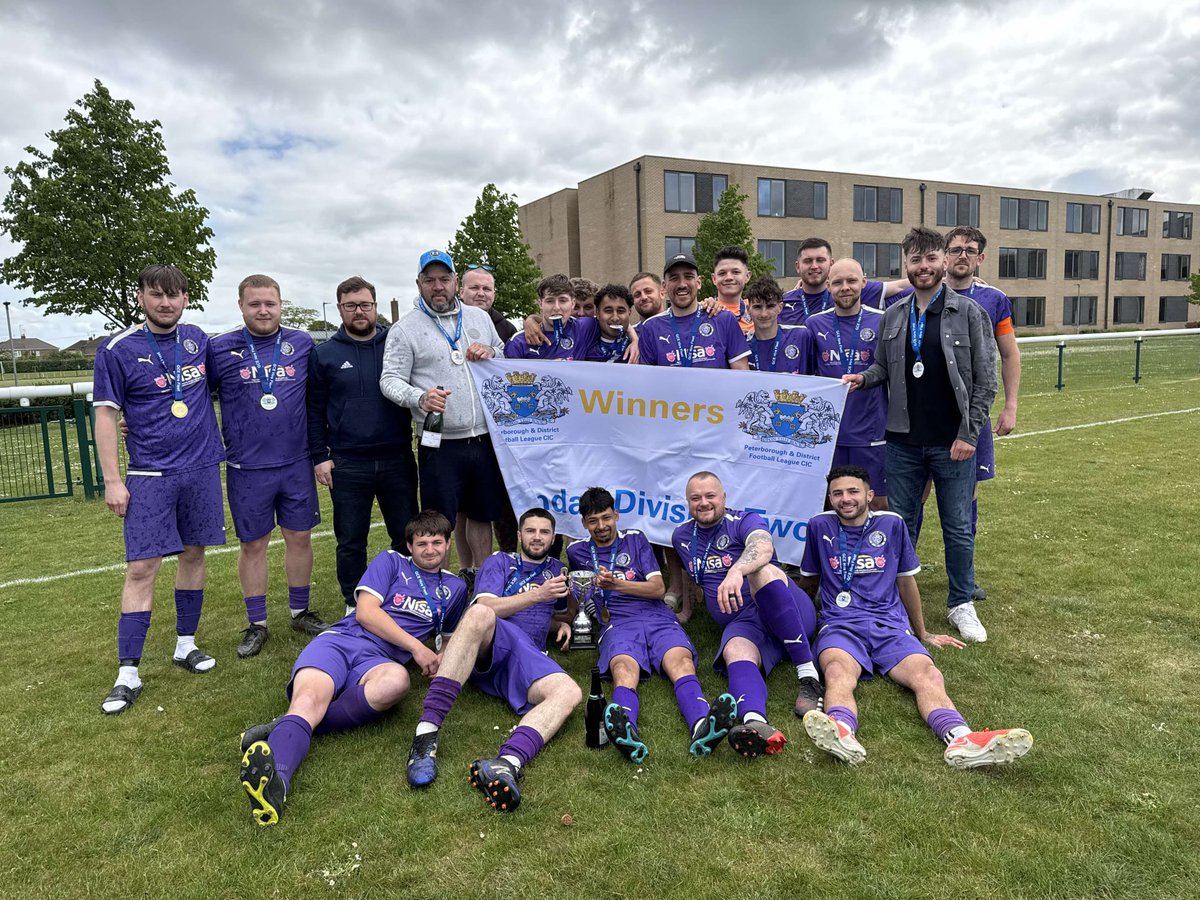 🏆⚽️
Congratulations to the Sunday Development side, who won Sunday Division Two and were presented with the trophy at Stanground Sports Centre last weekend. 

Between the two Sunday sides, Stanground Cardea Sports won every available Sunday trophy this season.