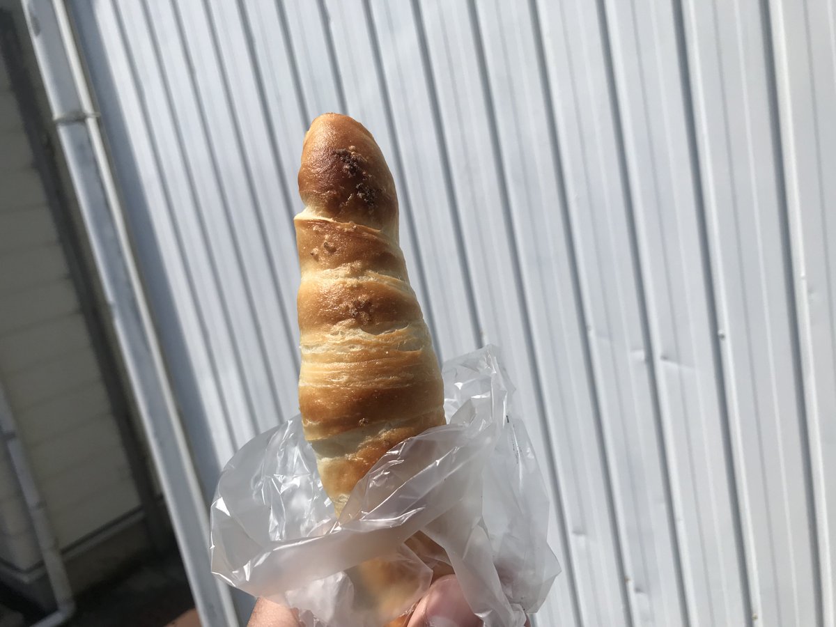 NotohantoMan's tweet photo. 珠洲で有名なパン屋さんの古川商店。
美味しかった…
#能登半島は最高 https://t.co/Gj6mQIYxpx