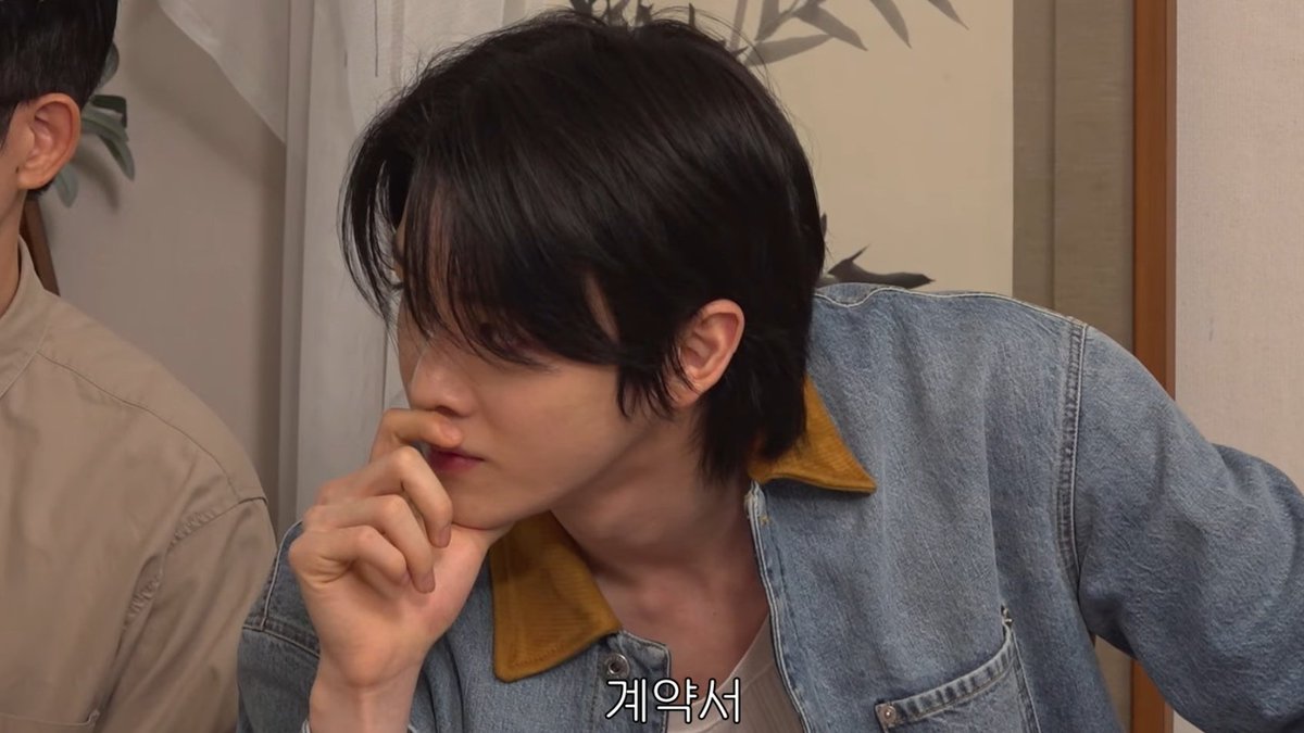 jsc_pics's tweet photo. he looks so good https://t.co/eSwTJ9Y3ZZ