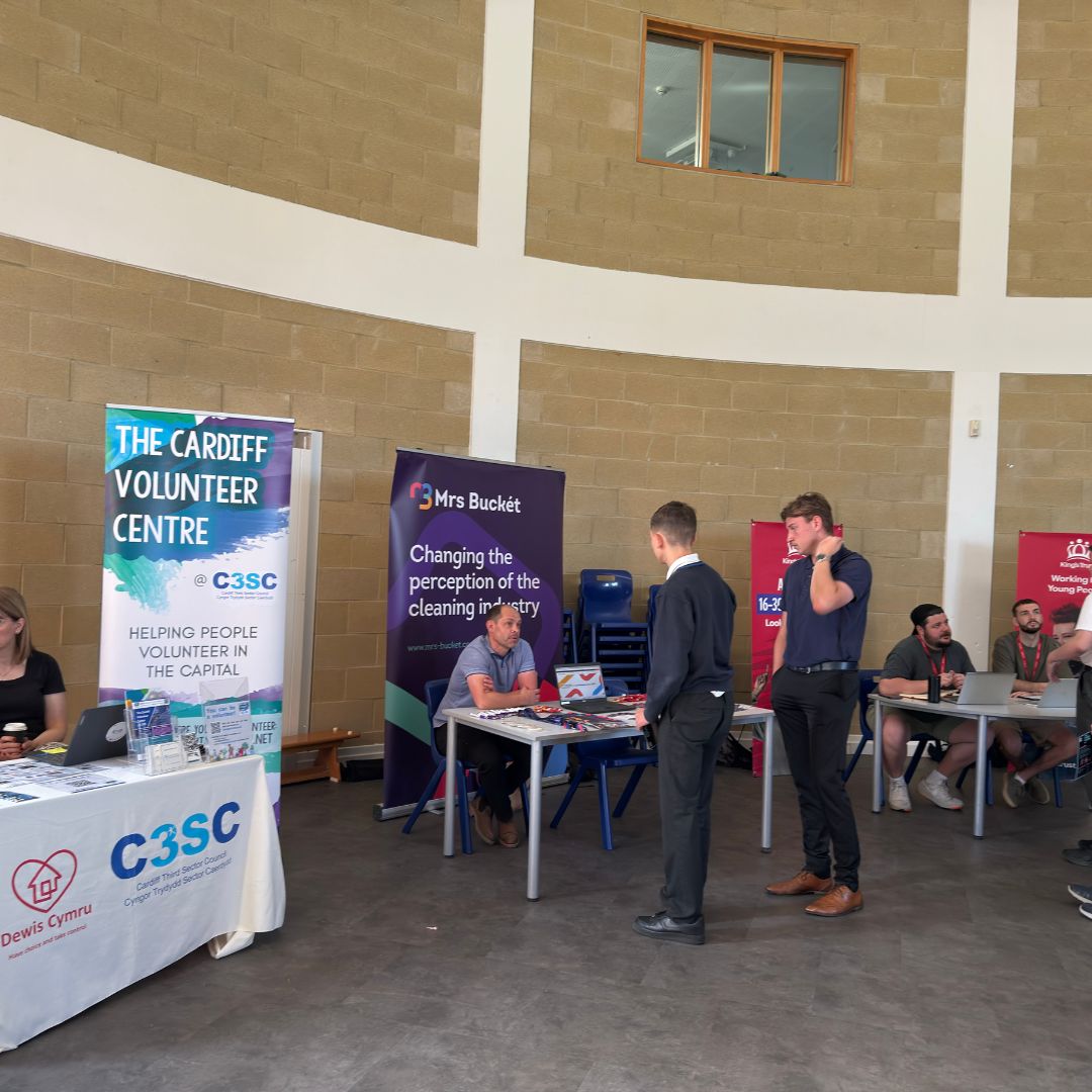 CdfCommitment's tweet image. Over 30 pupils with additional learning needs explored future careers at a Marion Centre Fair last week🙌 Meeting employers like @BBCWales @CAVC @CAVUHB, they got advice and opportunities to plan their next steps!🛣️
#ALN #CareersFair #SupportedEmployment
