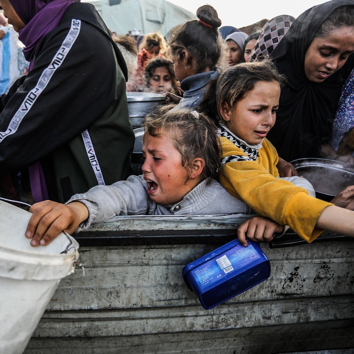 🔴 Children are starving to death as Israel has shut off all food, medicine and other supplies into Gaza for more than 2 months.

Now Israel plans to shut down the existing aid distribution system, which will deny many vulnerable people lifesaving aid.

▶️ islamic-relief.org.uk/israeli-plan-t…