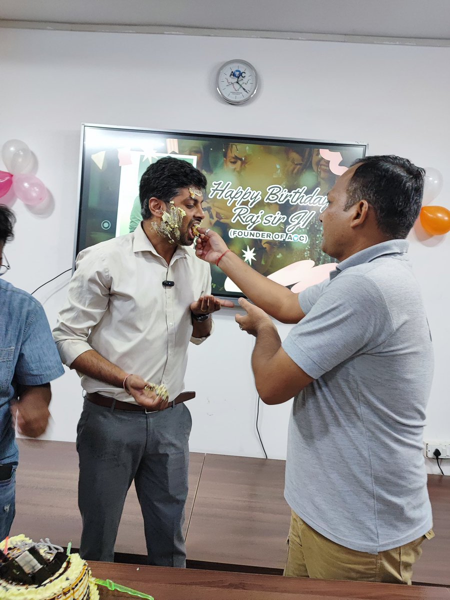 aocRajShah's tweet photo. Birthday celebration 🎉🎊 https://t.co/J29gToWVkH