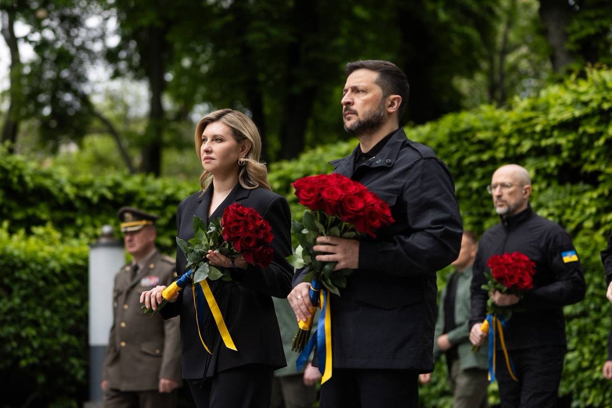 Heard491945's tweet photo. 🕯️ On #VictoryDay, remember: 8M+ Ukrainians fought Nazism—not just in Soviet ranks, but with Allies &amp; resistance.
🇷🇺 distorts this truth, but Ukraine won’t yield its memory or future to modern aggression.
Truth—not parades—defines remembrance.
#NeverForget #StandWithUkraine https://t.co/7DHucpR8jM