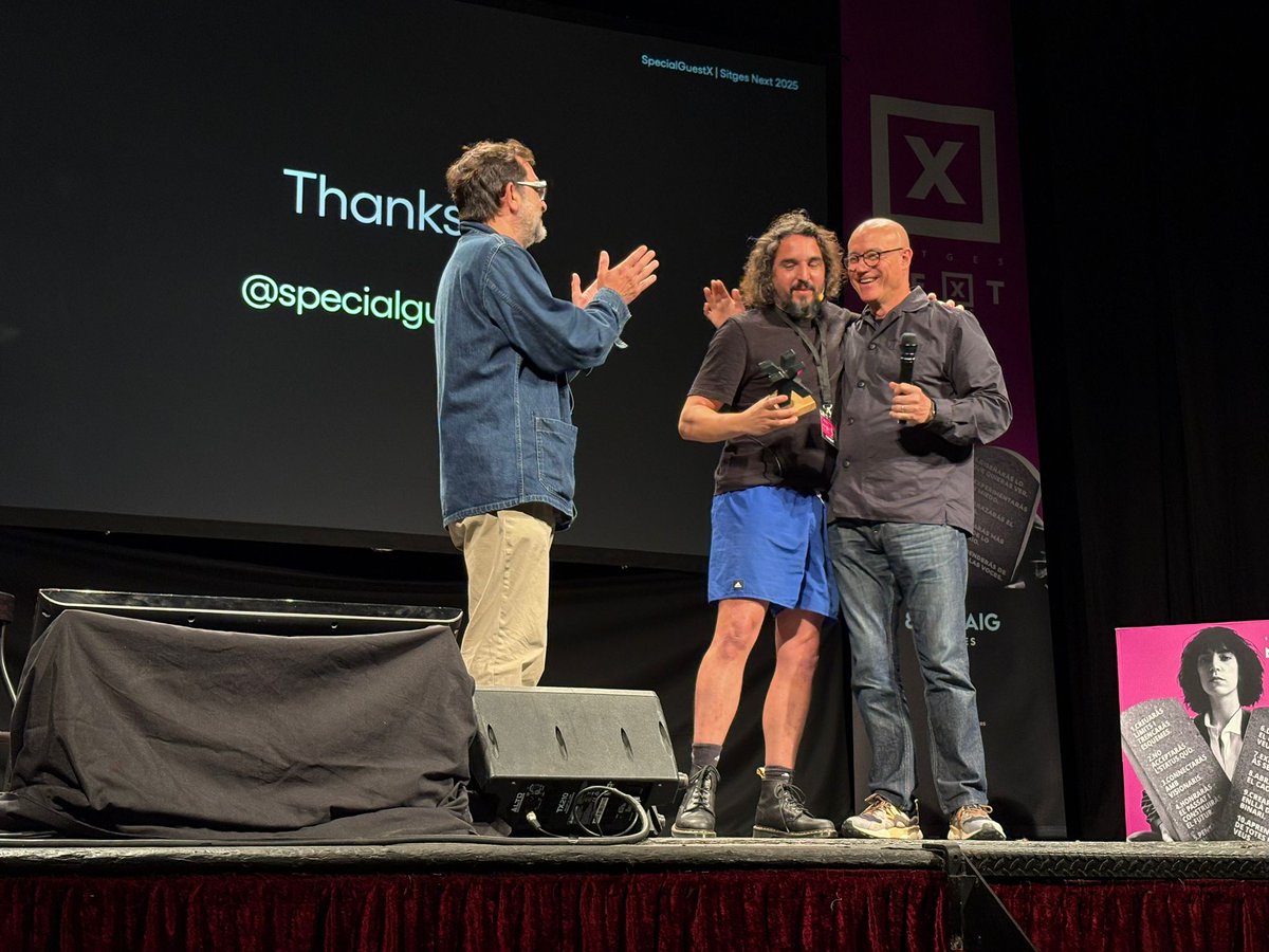 Sitges Next (@sitgesnext) on Twitter photo |✖️| Acabem de fer entrega a 𝗠𝗶𝗴𝘂𝗲𝗹 𝗘𝘀𝗽𝗮𝗱𝗮 del Premi al Professional més innovador del Festival Sitges Next 2025!
Segueix el Festival en streaming!
🎥 youtu.be/otuNjKk1B3A
<a href="/miguel_v_espada/">miguel espada</a> |✖️| Acabem de fer entrega a 𝗠𝗶𝗴𝘂𝗲𝗹 𝗘𝘀𝗽𝗮𝗱𝗮 del Premi al Professional més innovador del Festival Sitges Next 2025!
Segueix el Festival en streaming!
🎥 youtu.be/otuNjKk1B3A
<a href="/miguel_v_espada/">miguel espada</a>