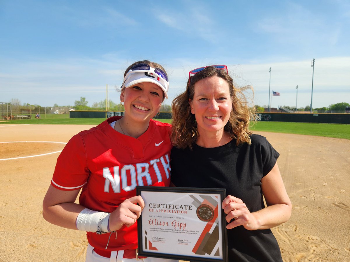 LNHSfastpitch's tweet photo. We had a great night celebrating our teachers! Thank you to all who support our student-athletes! The Panthers get a win over Prior Lake and move to 11-5 on the season! https://t.co/jbr5MR328X