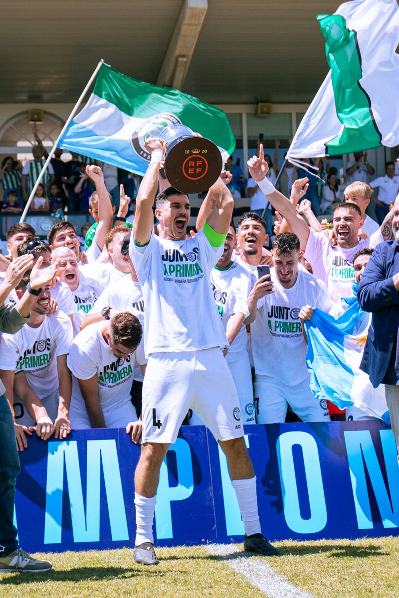 JTorremolinosCF's tweet photo. ¡𝙌𝙐𝙀 𝙉𝘼𝘿𝙄𝙀 𝙉𝙊𝙎 𝘿𝙀𝙎𝙋𝙄𝙀𝙍𝙏𝙀! 😴🏆

#JuntosAPrimera 💚 https://t.co/cdp7MqrsNw