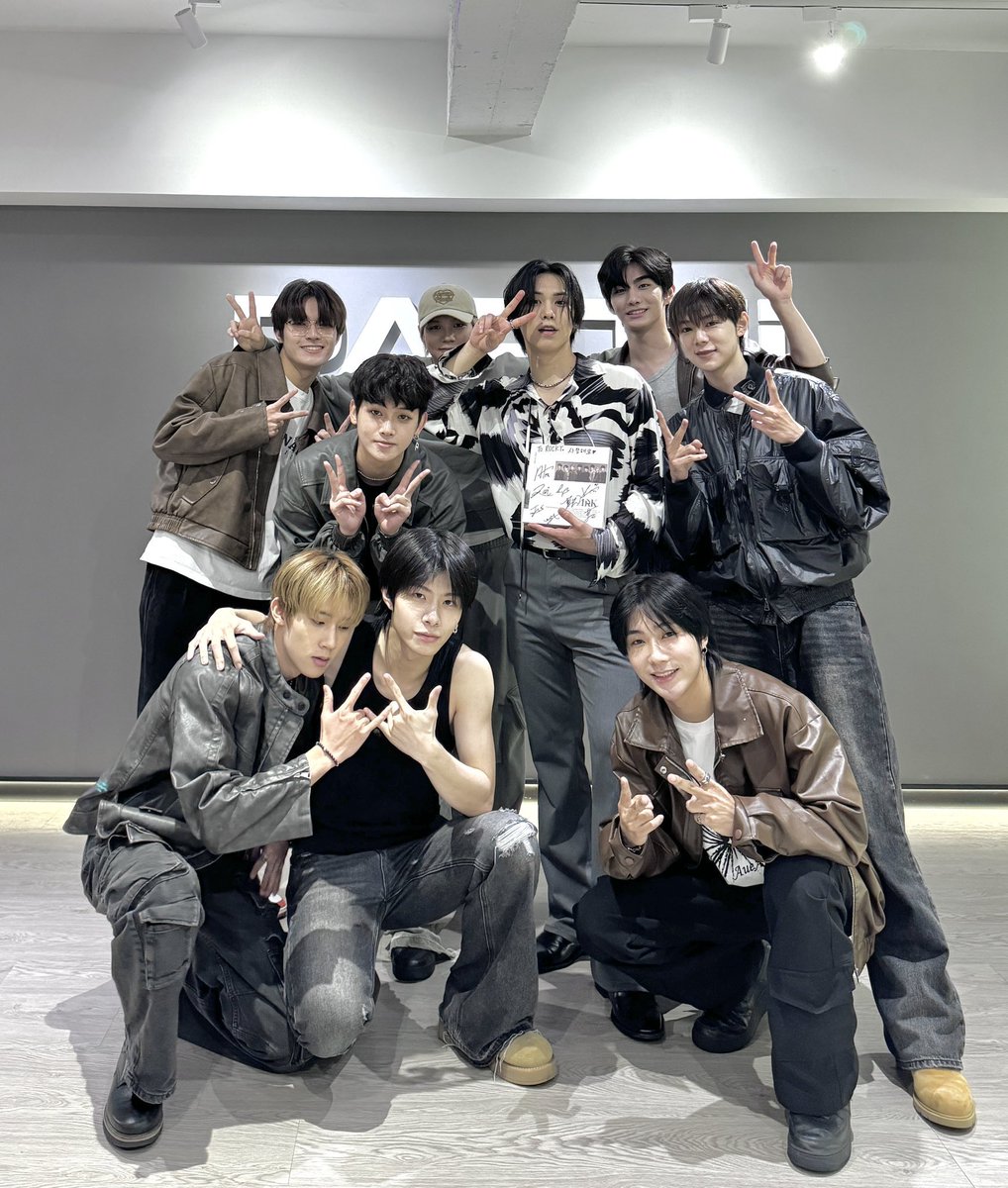 naorocky0225's tweet image. 여기에 우리 귀요미가 있어요😘❤️‍🩹
볼륨감있고 멋진 무대 고마워요🥹 
또 콜라보가 있으면 좋겠다🤭

#ARKis #FFO
#라키 #ROCKY🐺
#하모 #HAMO
#Taiwan 🇹🇼
#WishUpon_Rocky_InTaipei
@p_rockyent