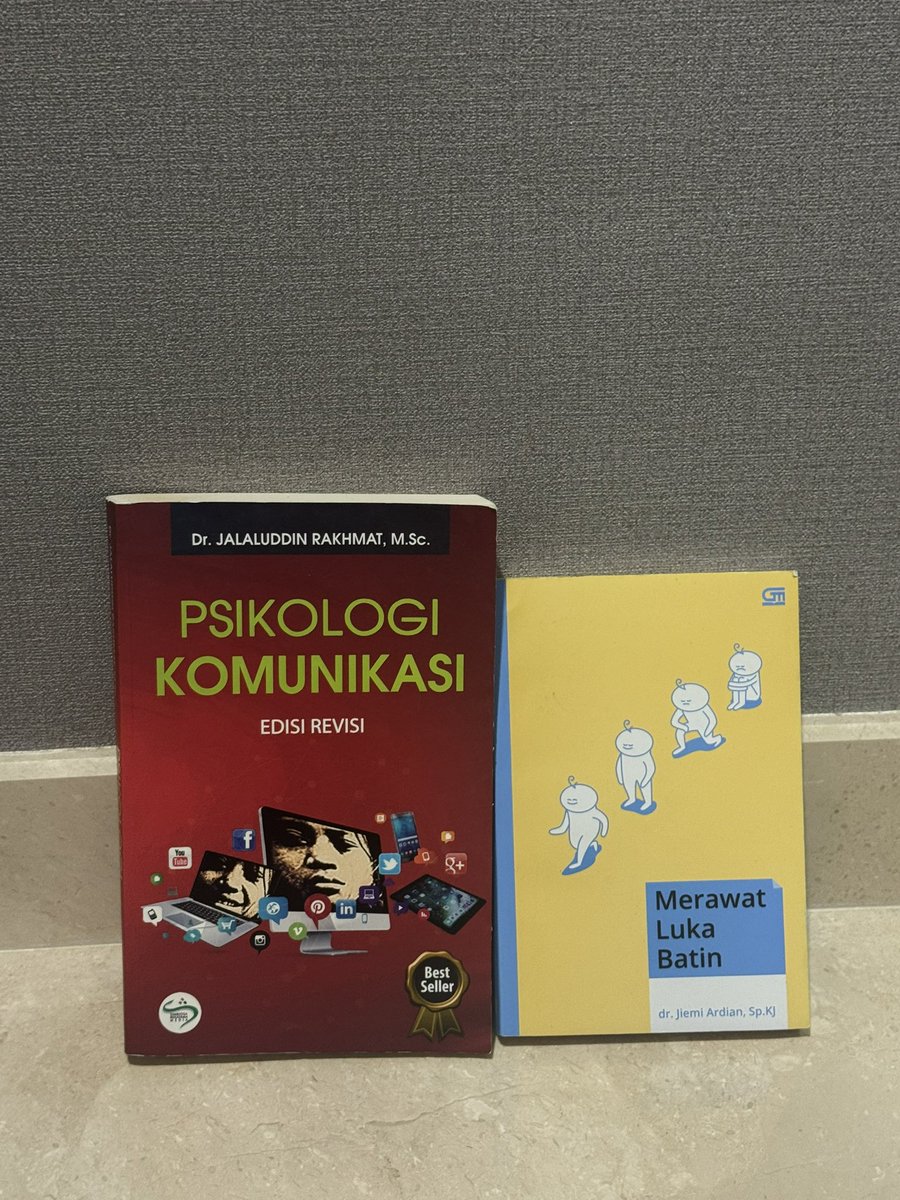 NewPrelovedMdn's tweet photo. wts buku psikologi komunikasi &amp; merawat luka batin (both unsealed)

-original 
- dom medan only (pickup/instant)
- dm for price/detail https://t.co/psqdoxN46e